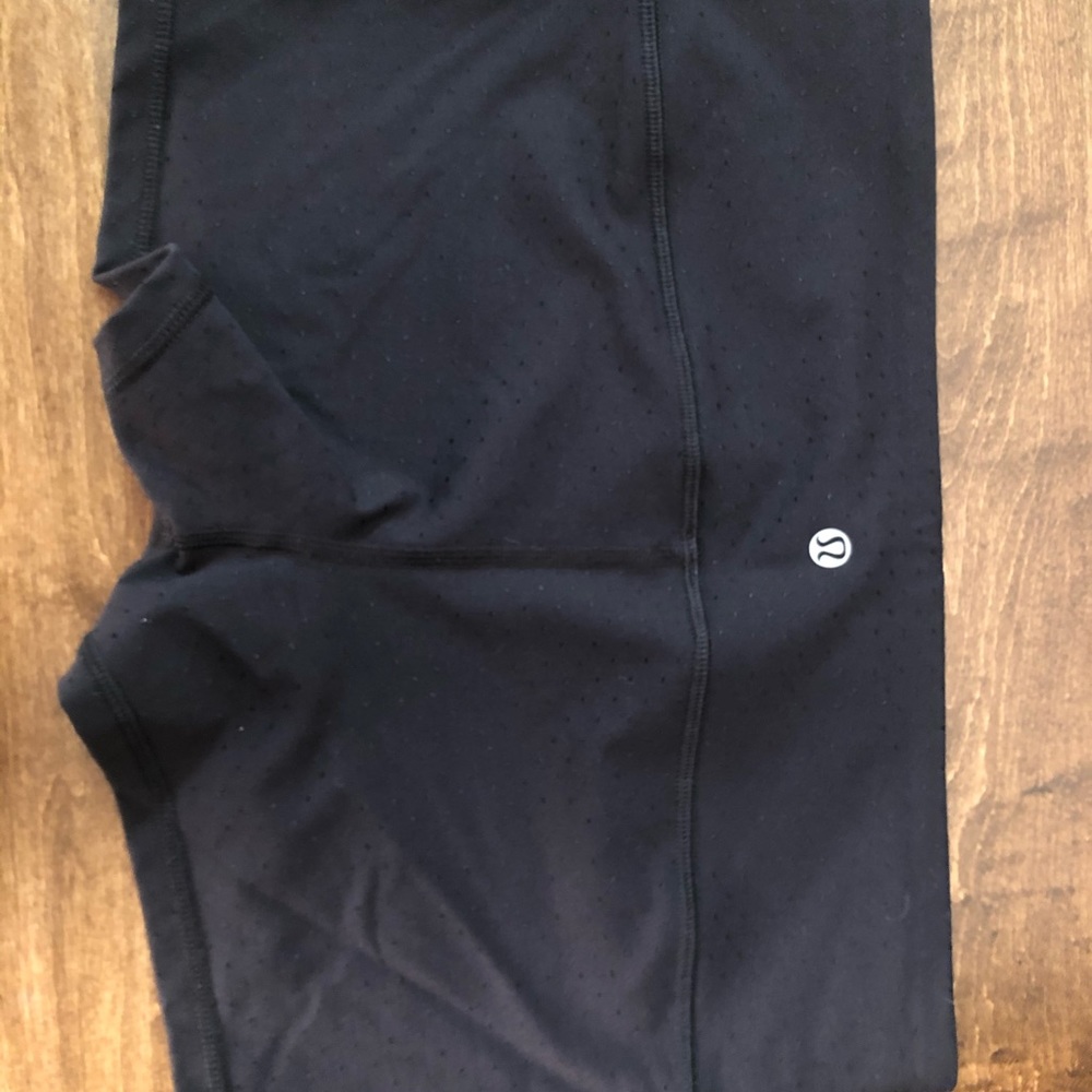 Black dot lululemon booty shorts